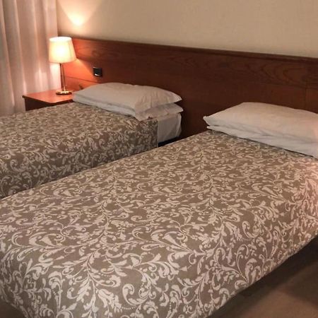 Hotel Select Sant'Ilario d'Enza Bagian luar foto