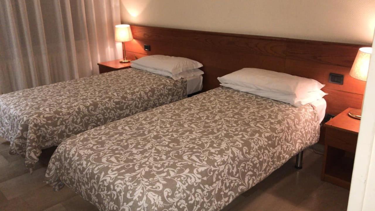 Hotel Select Sant'Ilario d'Enza Bagian luar foto